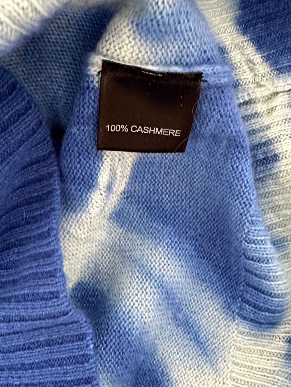Qi  Cashmere Sweater - Picture 5 of 5